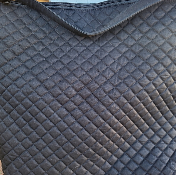 Vera Bradley Black Quilted Oversized Hobo Shouler/Crossbody Bag. - Picture 8 of 16